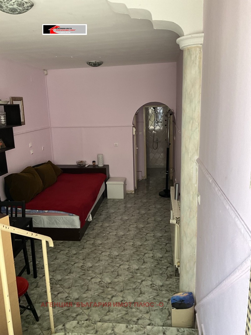Дава под нем  Ателие, таван, град София, Борово •  700 лв. • ID 75180325 — holmes.bg - [1] 