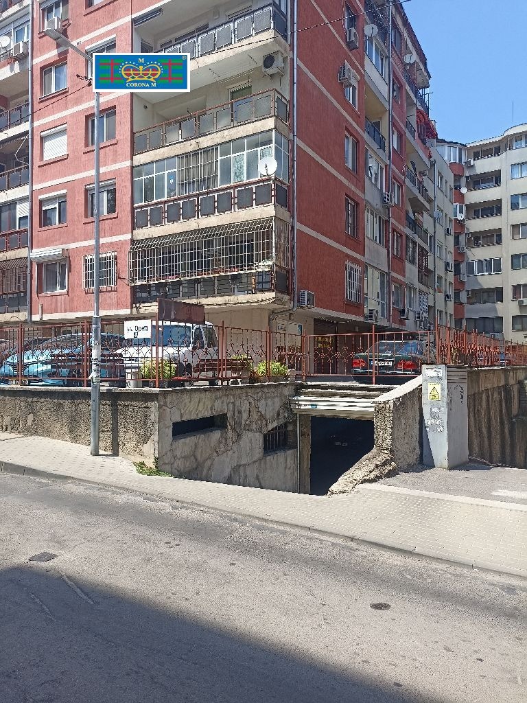 Под наем ГАРАЖ, ПАРКОМЯСТО, град София, Хладилника • 150 € / 293.37 лв. • 32704822 1