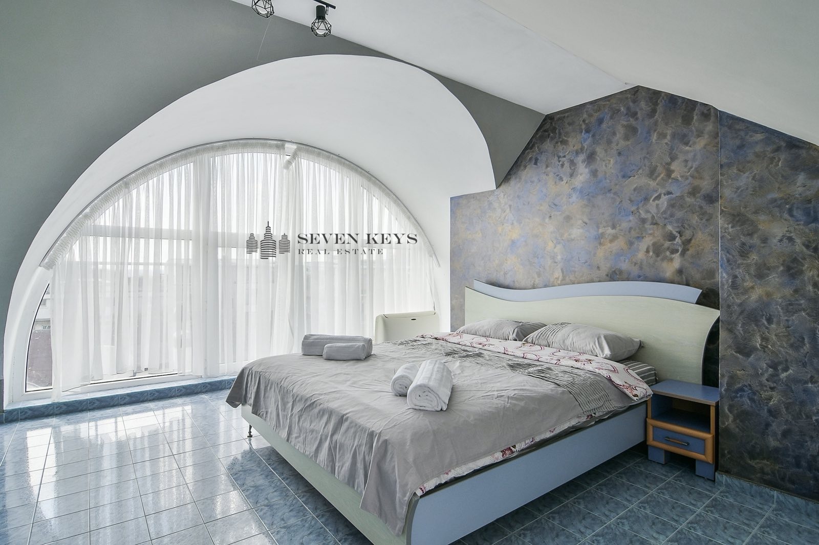 Дава под наем МНОГОСТАЕН, гр. Варна, Център, снимка 6 - Апартаменти - 53887735