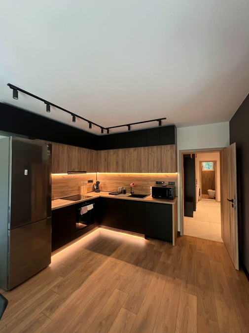 Дава под наем 3-СТАЕН, гр. София, Лозенец, снимка 2 - Апартаменти - 54047610