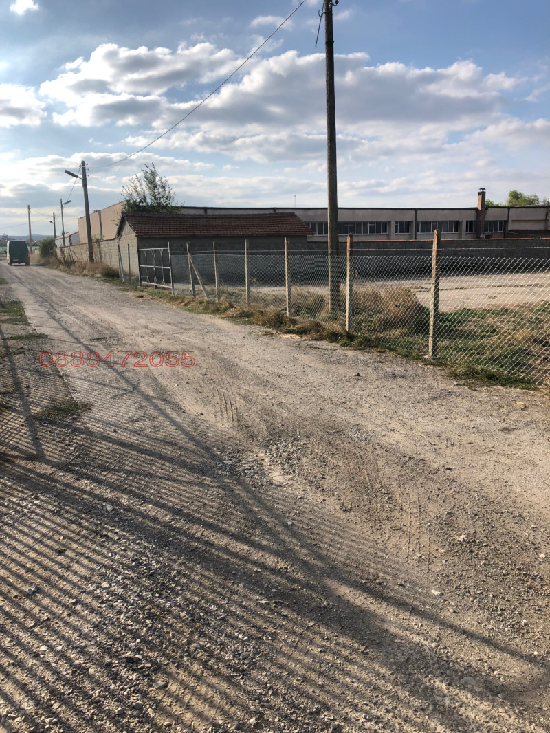 Дава под наем МЯСТО, с. Пролеша, област София област, снимка 5 - Парцели - 52785589