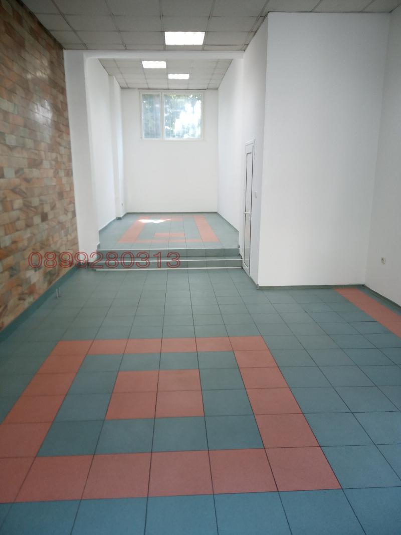 Дава под наем МАГАЗИН, гр. Русе, Център, снимка 2 - Магазини - 52778929