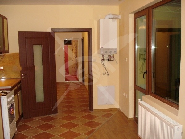 Дава под наем 3-СТАЕН, гр. Стара Загора, Център, снимка 2 - Апартаменти - 54853126