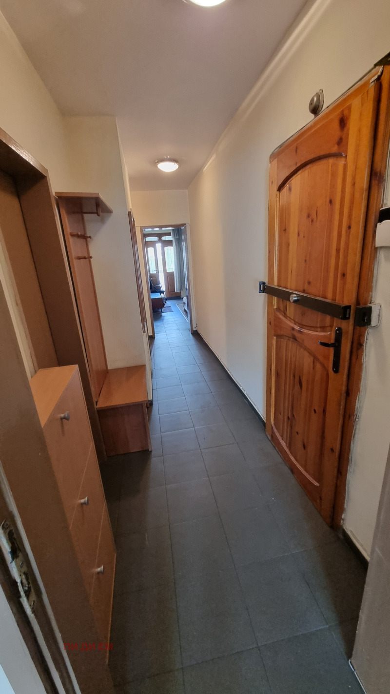 Дава под нем  3-стаен, град София, Лозенец •  700 EUR • ID 71924066 — holmes.bg - [1] 