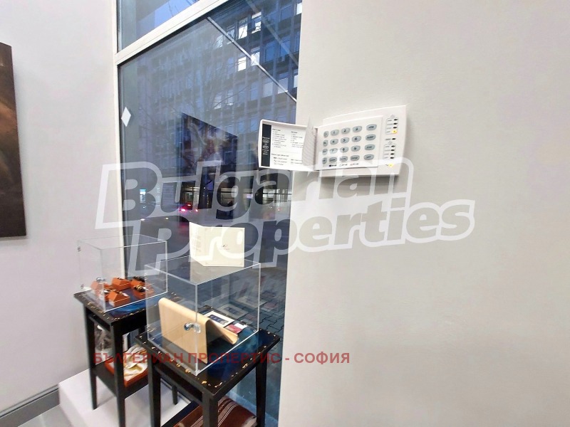 Дава под наем МАГАЗИН, гр. София, Център, снимка 5 - Магазини - 53109395