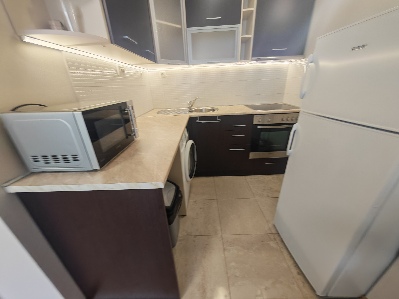 Дава под наем 3-СТАЕН, гр. София, Лозенец, снимка 4 - Апартаменти - 56060985