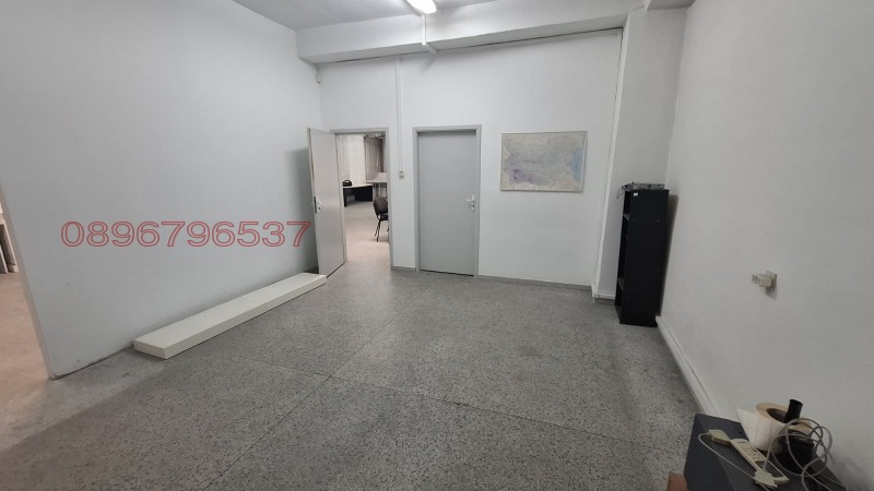 Дава под наем ПРОМ. ПОМЕЩЕНИЕ, гр. Пловдив, Христо Смирненски, снимка 12 - Производствени сгради - 53235717