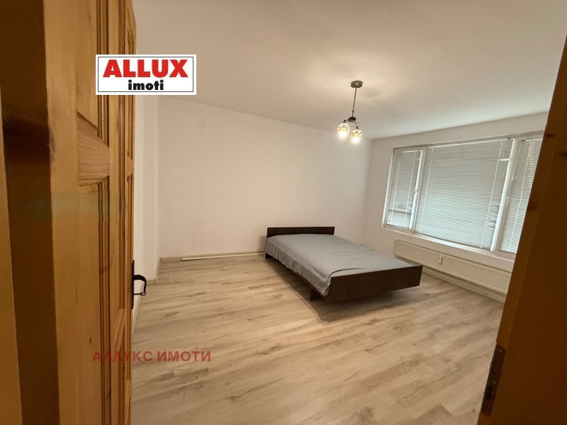 Kiadó  1 hálószoba Ruse , Cvetnica , 65 négyzetméter | 45706160 - kép [8]