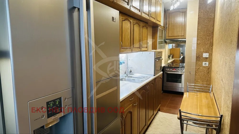 Дава под наем 3-СТАЕН, гр. Пловдив, Център, снимка 2 - Апартаменти - 53915757