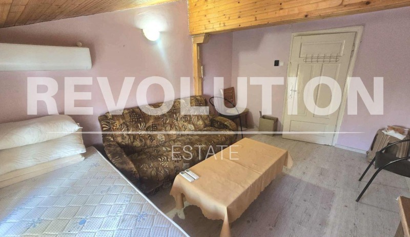 Под наем ЕТАЖ ОТ КЪЩА, град Варна, Център • 275 € / 537.85 лв. • 76051736 1