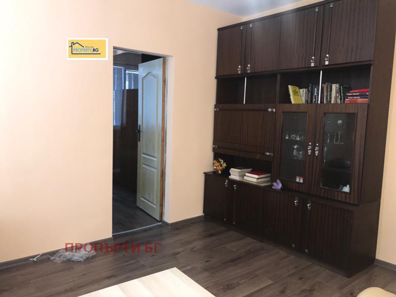 Издаје се  2 спаваће собе Плевен , Широк центар , 85 м2 | 69557058 - слика [8]