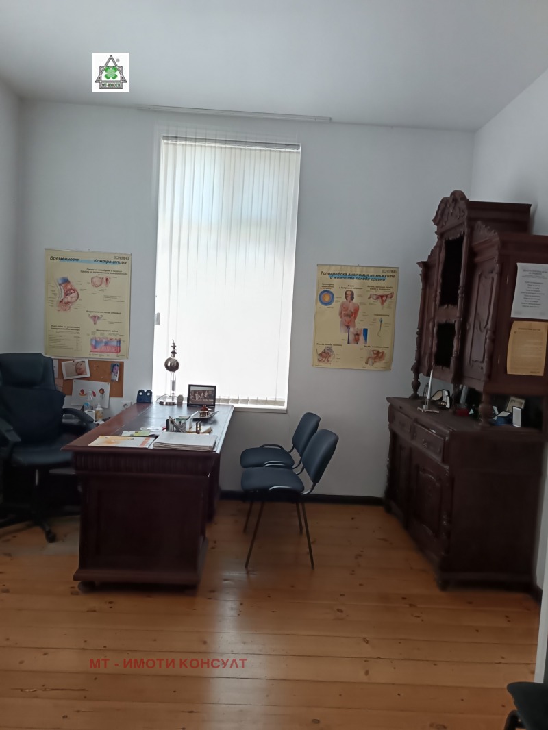 Дава под Наем ЛЕКАРСКИ КАБИНЕТ в град София, Център - 85 кв.м / 1 200 € » 2 347.00 лв., МТ - ИМОТИ КОНСУЛТ