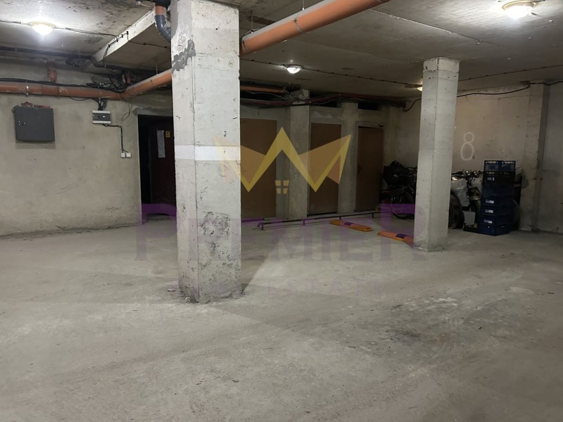 Дава под наем ГАРАЖ, ПАРКОМЯСТО, гр. Варна, Лятно кино Тракия, снимка 2 - Гаражи и паркоместа - 53030830