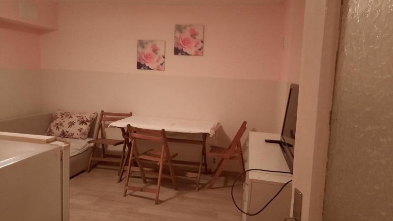 Zu vermieten  1 Schlafzimmer Burgas , Wazraschdane , 68 qm | 87405123