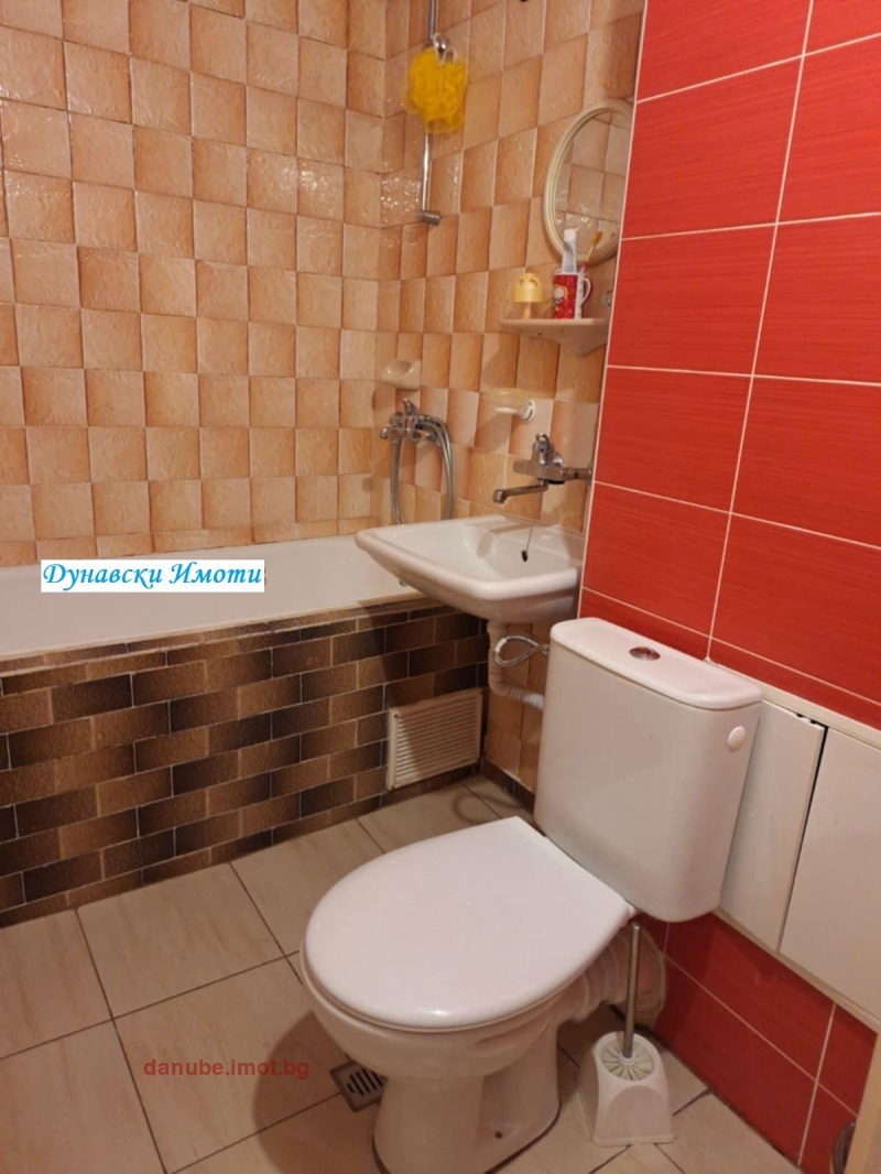 De inchiriat  1 dormitor Ruse , Țentâr , 75 mp | 55507130 - imagine [9]