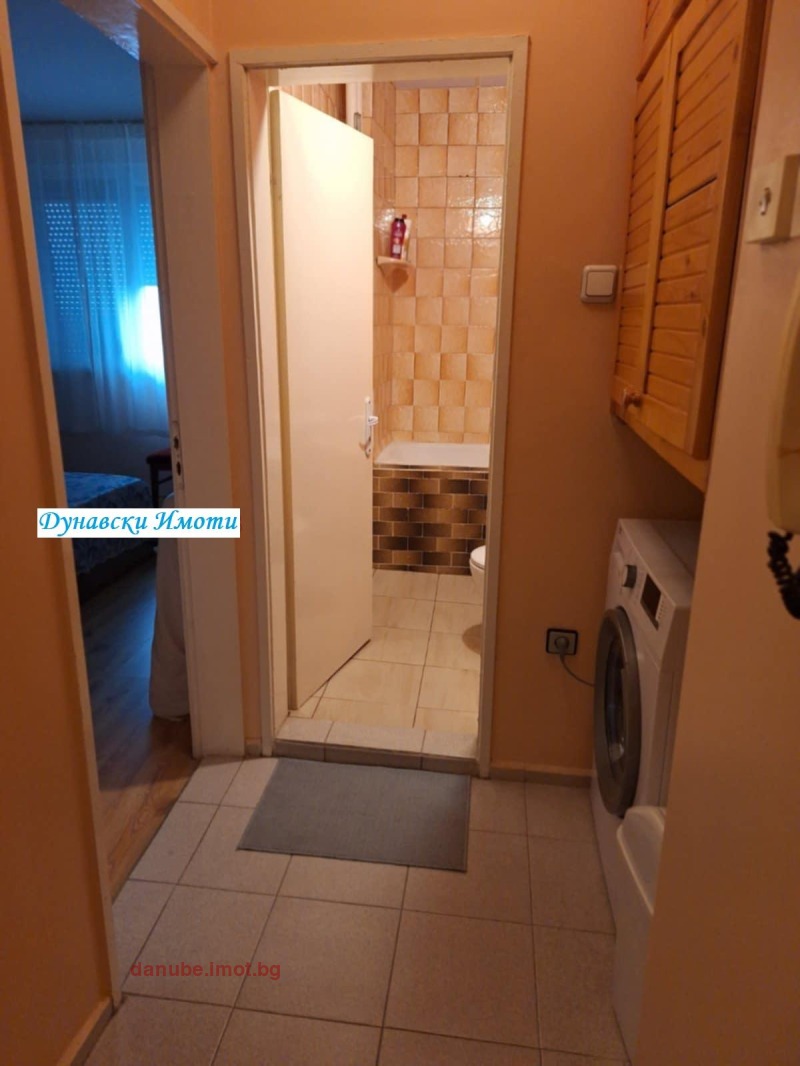De inchiriat  1 dormitor Ruse , Țentâr , 75 mp | 55507130 - imagine [10]