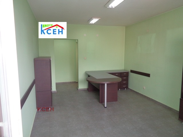 Издаје се  Канцеларија Тарговиште , Центар , 30 м2 | 26808964