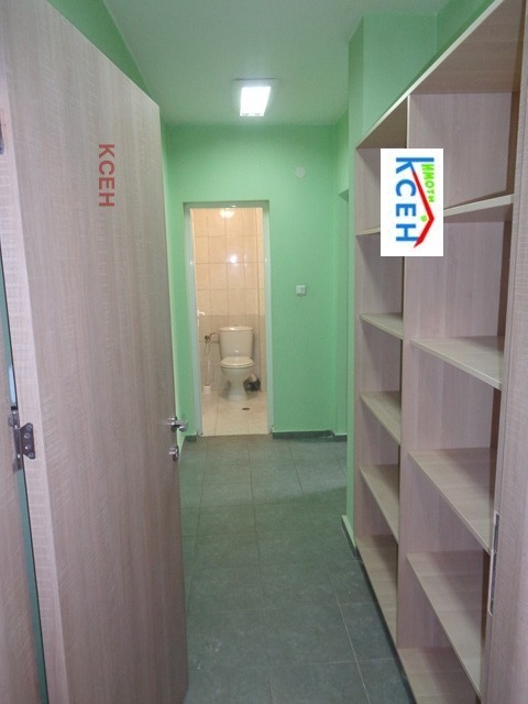 Издаје се  Канцеларија Тарговиште , Центар , 30 м2 | 26808964 - слика [2]