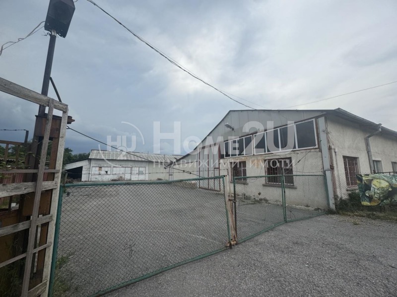 K pronájmu  Úložný prostor oblast Sofia , Kostinbrod , 1051 m2 | 47794960
