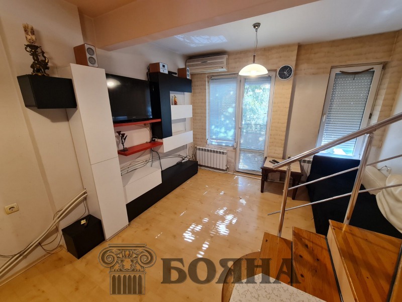 В аренду  2 спальни Русе , Център , 75 кв.м | 98068426