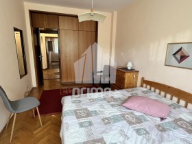 2 Schlafzimmer Oborishte, Sofia 6