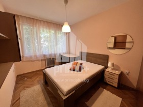 2 Schlafzimmer Oborishte, Sofia 4