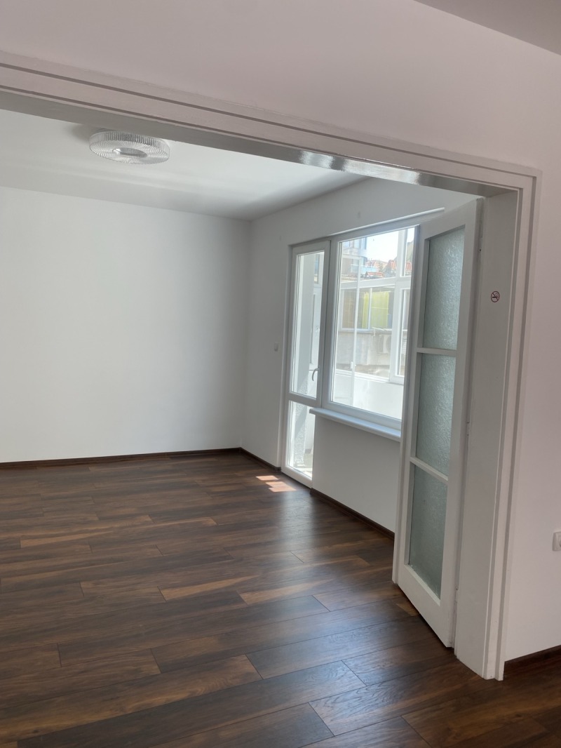 K pronájmu  1 ložnice Burgas , Centar , 55 m2 | 49957603 - obraz [4]