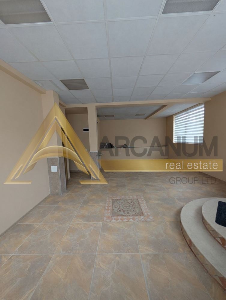 Дава под наем МАГАЗИН, гр. Варна, Христо Ботев, снимка 5 - Магазини - 52382318