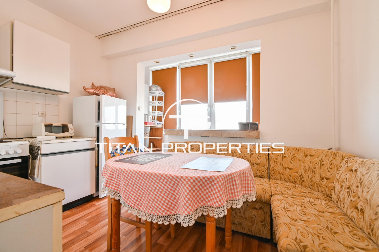 Дава под наем 3-СТАЕН, гр. София, Света Троица, снимка 4 - Апартаменти - 53961872