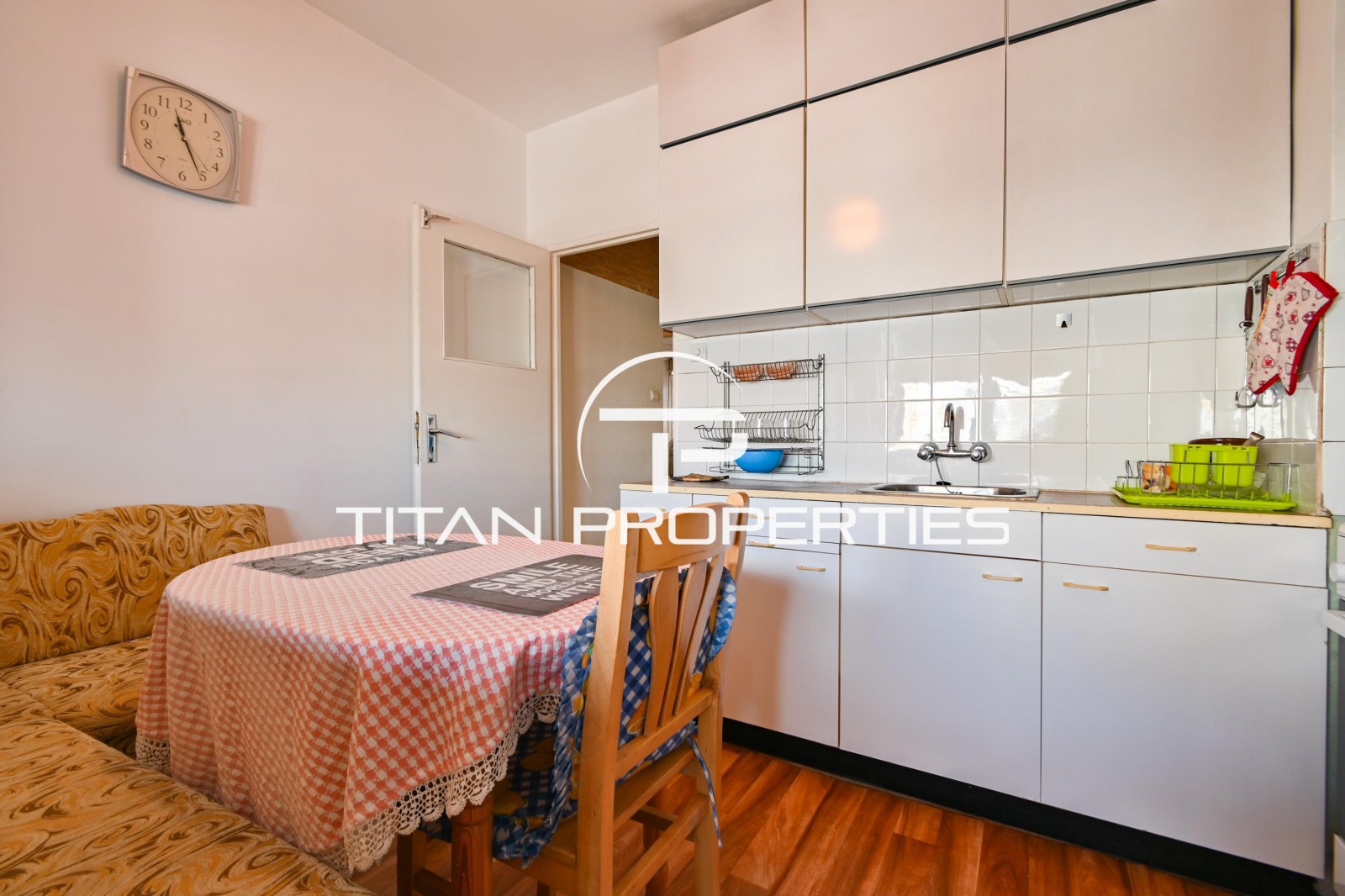 Дава под наем 3-СТАЕН, гр. София, Света Троица, снимка 5 - Апартаменти - 53961872