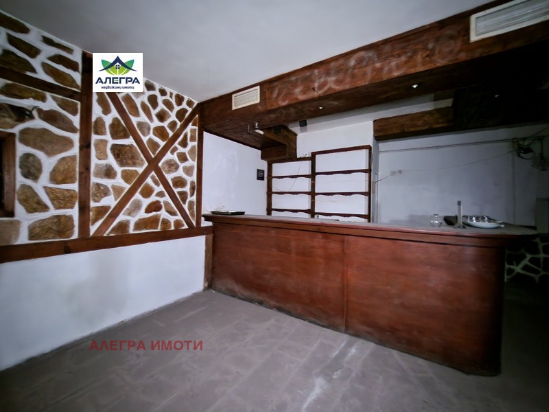 Дава под наем ЗАВЕДЕНИЕ, гр. Пазарджик, Идеален център, снимка 2 - Заведения - 52304579