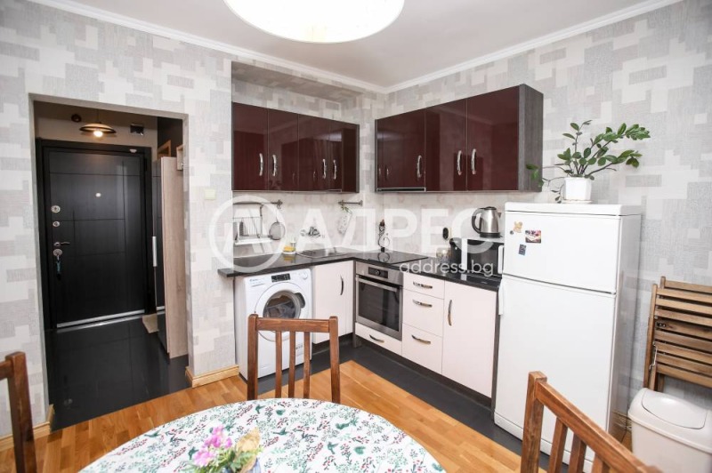 Дава под Наем 2-СТАЕН в град София, Център - 50 кв.м / 650 € » 1 271.29 лв., АДРЕС НЕДВИЖИМИ ИМОТИ