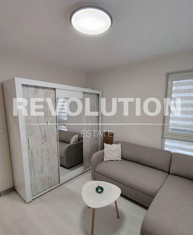 Дава под наем 3-СТАЕН, гр. Варна, Левски 1