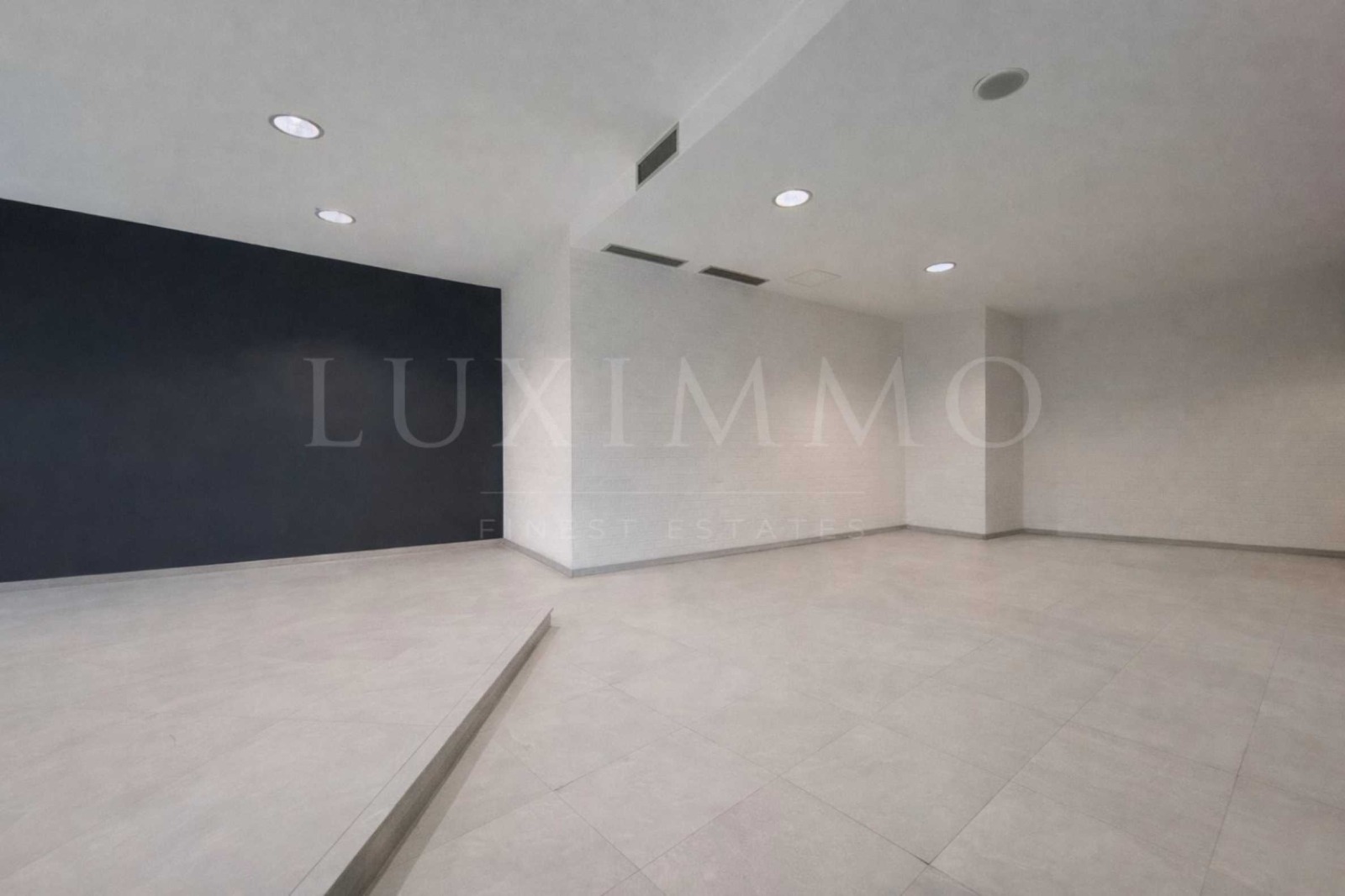 Дава под наем МАГАЗИН, гр. София, Изток, снимка 3 - Магазини - 53725277