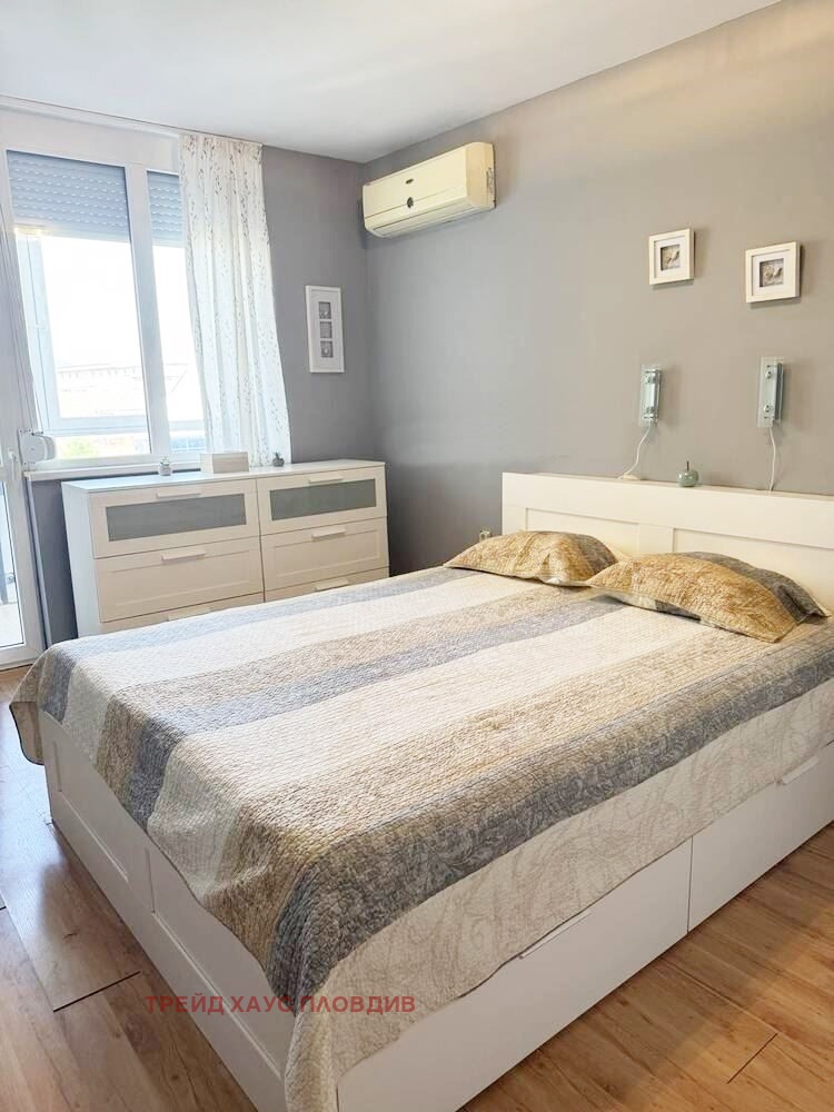 Zu vermieten  2 Schlafzimmer Plowdiw , Zentar , 90 qm | 60911009