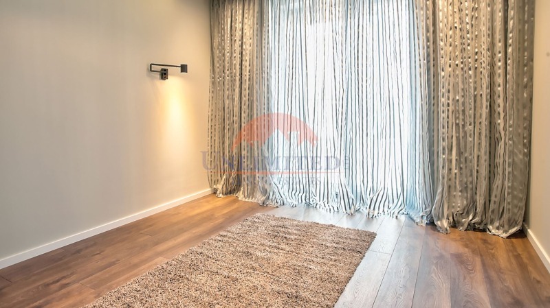 Zu vermieten  3 Schlafzimmer Sofia , Izgrew , 145 qm | 16704841 - Bild [11]