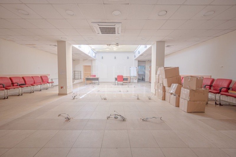 A louer  Bureau Sofia , Tsentar , 496 m² | 23943800 - image [2]
