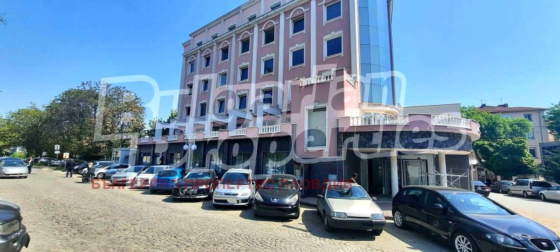 A louer  Bureau Plovdiv , Tsentar , 79 m² | 15180215