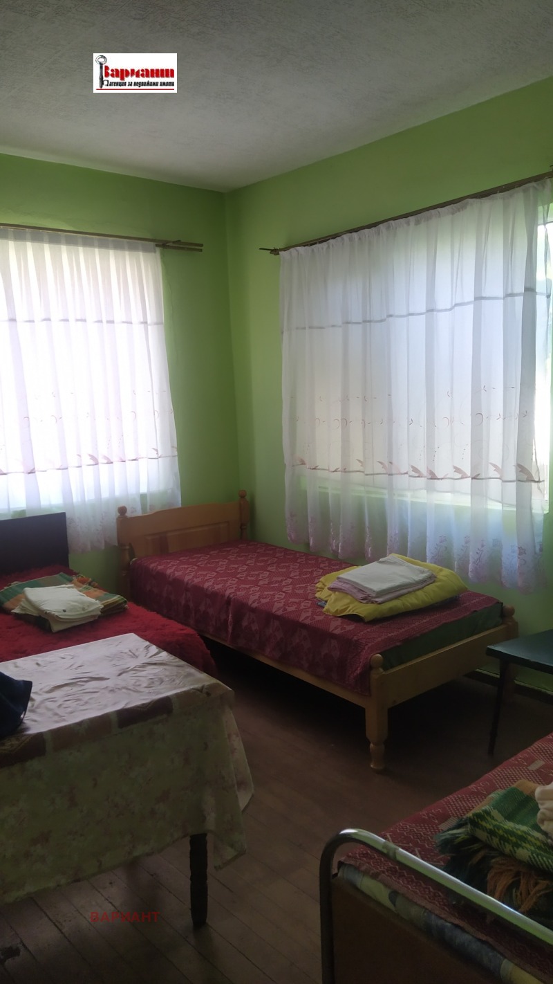 Дава под наем КЪЩА, гр. Панагюрище, област Пазарджик, снимка 9 - Къщи - 52740187