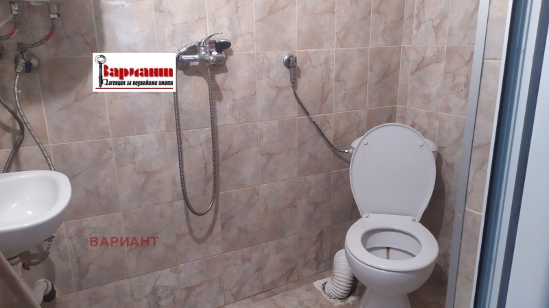 Дава под наем КЪЩА, гр. Панагюрище, област Пазарджик, снимка 2 - Къщи - 52740187