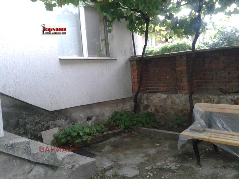 Дава под наем КЪЩА, гр. Панагюрище, област Пазарджик