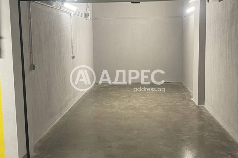 Дава под наем ГАРАЖ, ПАРКОМЯСТО, гр. София, Хладилника