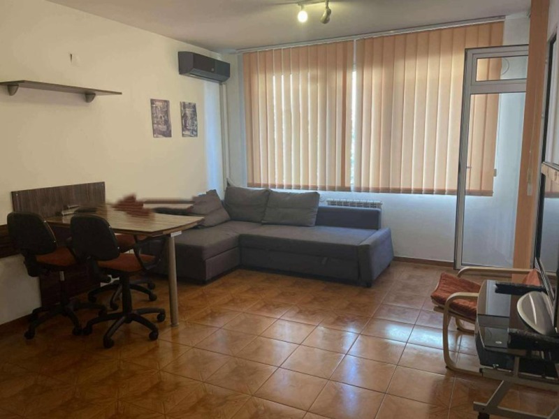 Издаје се  1 спаваћа соба Софија , Центар , 56 м2 | 16809300 - слика [2]