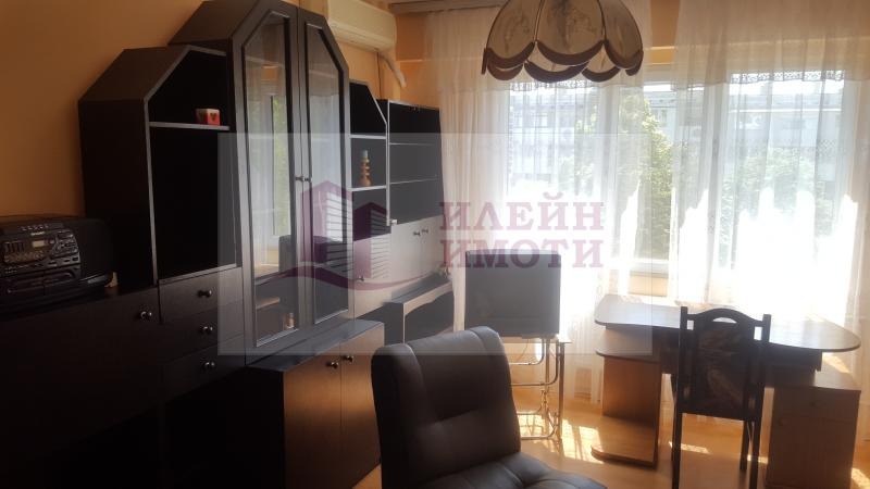 Издаје се  Студио Русе , Вазраждане , 42 м2 | 64450173