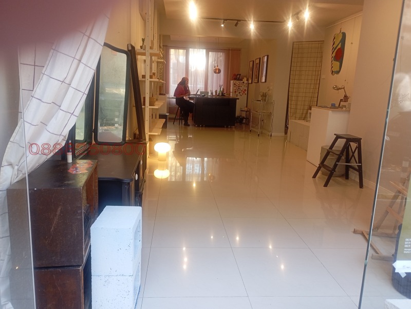 Дава под наем МАГАЗИН, гр. София, Докторски паметник, снимка 2 - Магазини - 52824558