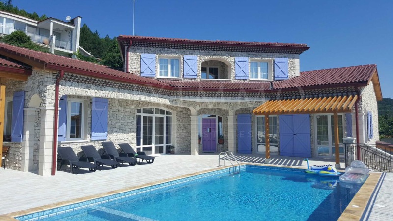 Дава под Наем КЪЩА в област Добрич, к.к. Албена - 307 кв.м / 650 € » 1 271.29 лв., ЛУКСИММО - ИМОТИ В СТРАНАТА