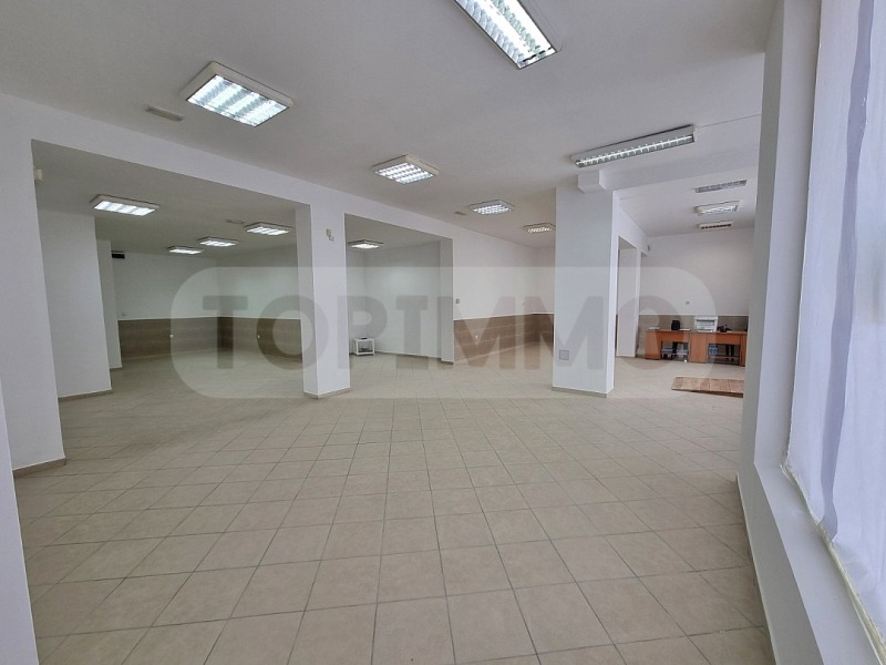 Дава под Наем МАГАЗИН в град Варна, Владислав Варненчик 1 - 150 кв.м / 1 200 € » 2 347.00 лв., ТОПИММО