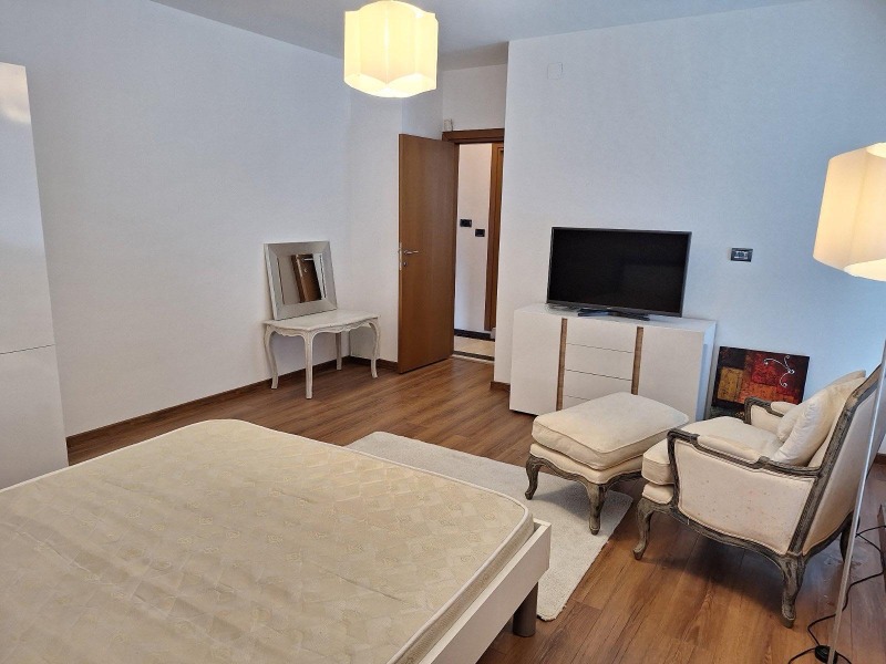 Издаје се  2 спаваће собе Софија , Лозенец , 111 м2 | 36044265 - слика [8]