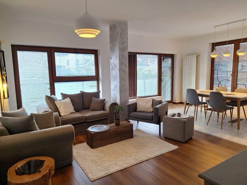 Издаје се  2 спаваће собе Софија , Лозенец , 111 м2 | 36044265