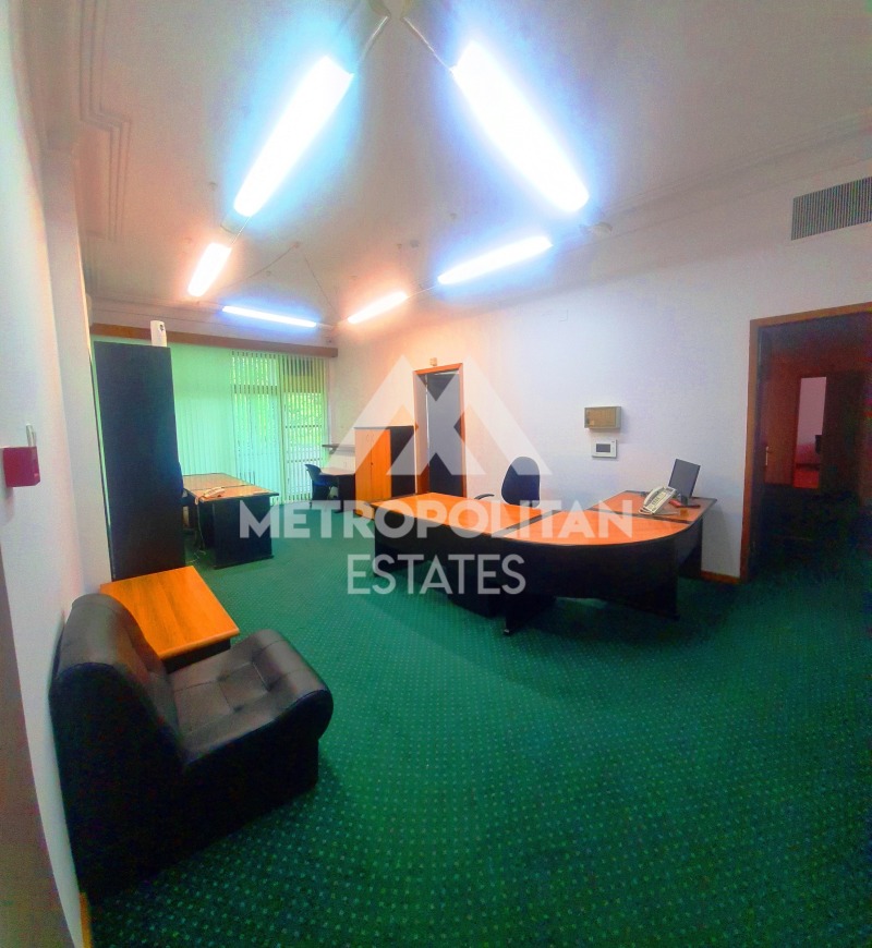 Дава под Наем ОФИС в град София, Център - 250 кв.м / 1 550 € » 3 031.54 лв., МЕТРОПОЛИТЪН ЕСТЕЙТС